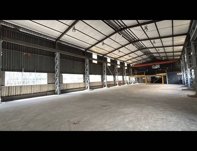 1,129M² WAREHOUSE TO LET IN SEBENZA
